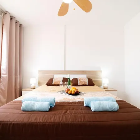 прекрасная где есть бассейн и парковка شقة