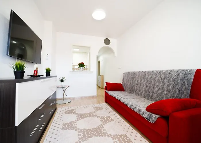 прекрасная где есть бассейн и парковка شقة