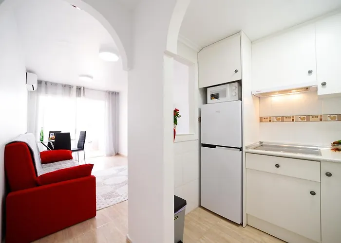 прекрасная где есть бассейн и парковка شقة تورّيفيِخا