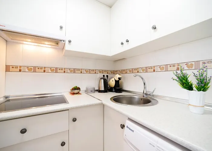 прекрасная где есть бассейн и парковка